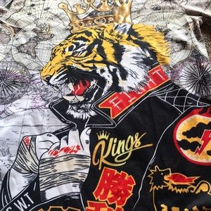 Switch king tiger hip hop gold crown maps military